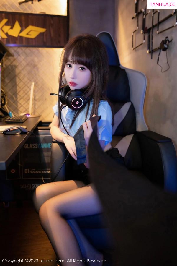  [XiuRen]高清写真图 2023.12.15 No.7816 夏Yao 黑丝短裙第44张图片